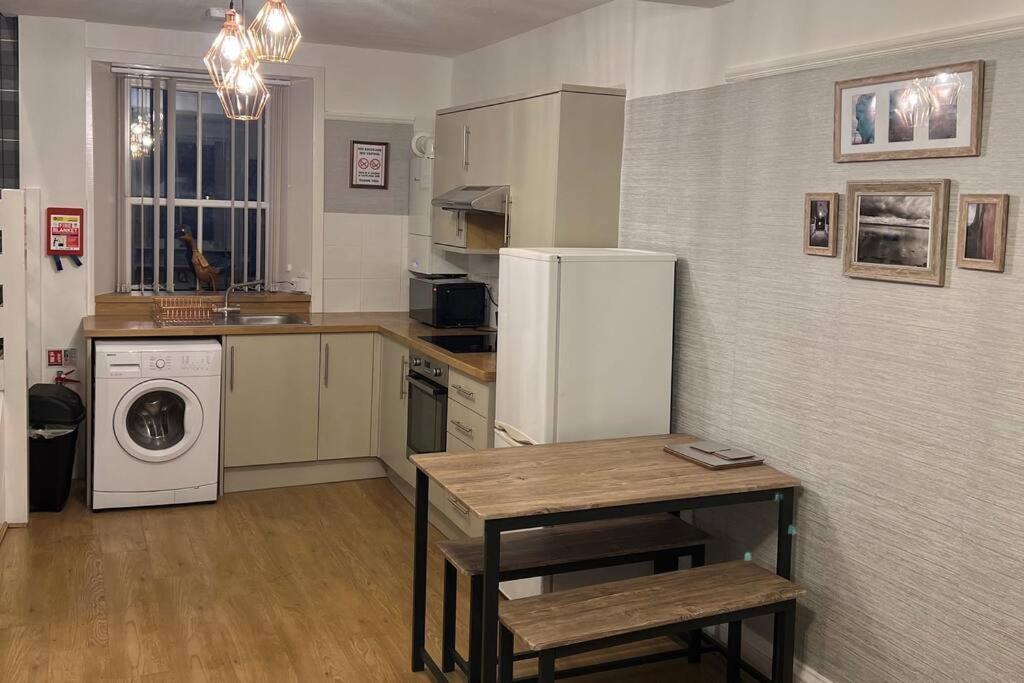 Harris Apartment Montrose Eksteriør billede